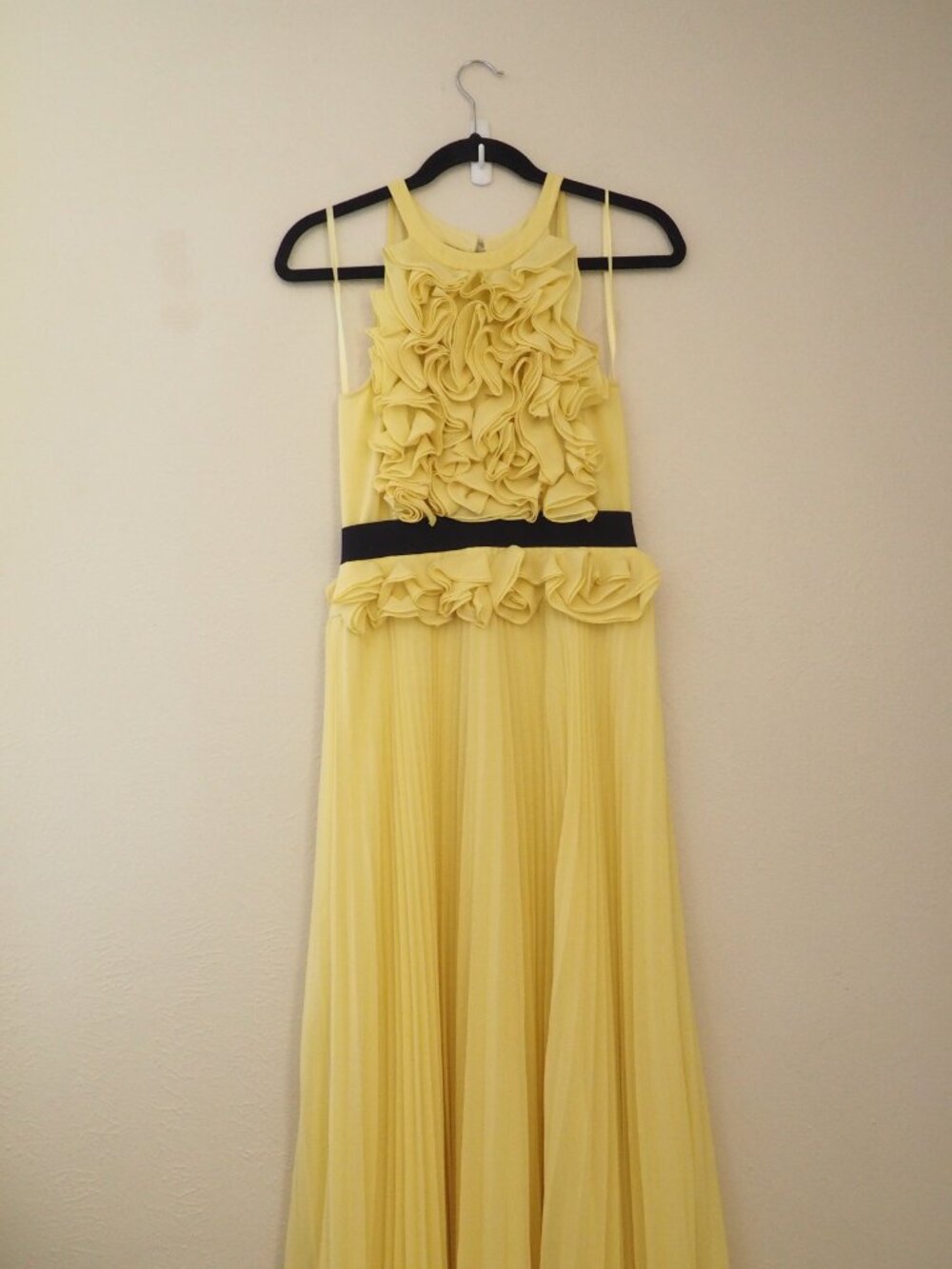 BCBGMaxAzria Yellow Ruffles Pleated Sleeveless Maxi Dress sz 4 - Picture 6 of 12